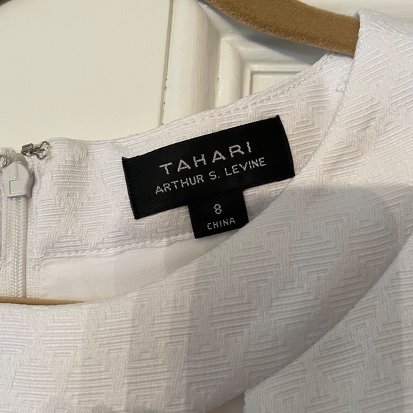 Tahari Arthur S. Levine Dress - Picture 4 of 4